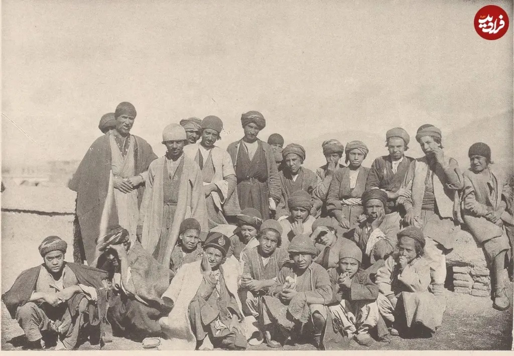 تصویری از &laquo;کودکان و جوانان کرمانشاهی&raquo; در دوران ناصرالدین شاه