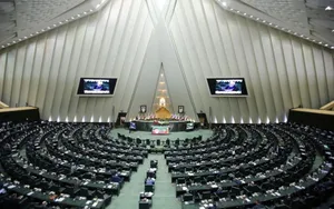 کامبیز نوروزی: طرح «مقابله با نفوذ» فقط با آزادی بیان و هنر مقابله می کند نه با سرویس های بیگانه