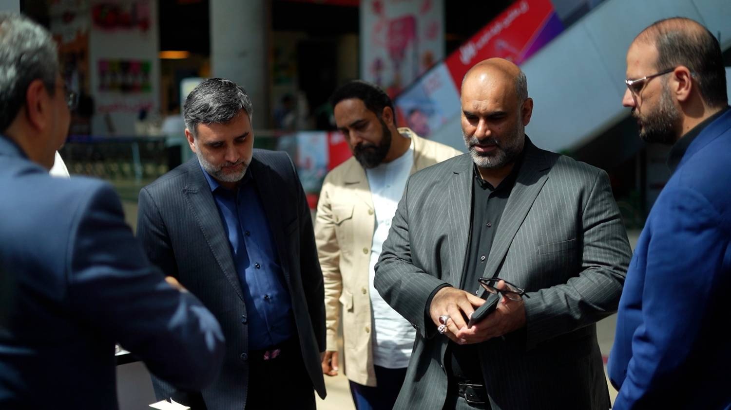 بازدید معاون فرهنگی شهرداری تهران از نمایشگاه کتاب معاون فرهنگی شهرداری تهران: خاطره بازدیدهای طولانی رهبری از نمایشگاه کتاب هرگز فراموش نمیشود
