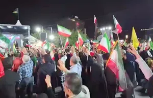 بیعت دوباره مردم با رهبر انقلاب در میدان صادقیه تهران