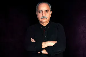 پرویز پرستویی: ننگ بر شما وطن فروشانِ اراذل و حرف مفت زن (+عکس)