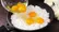 طرز تهیه برنج سرخ‌شده با سبزیجات و تخم‌مرغ در ماهیتابه؛ غذایی سریع و خوشمزه