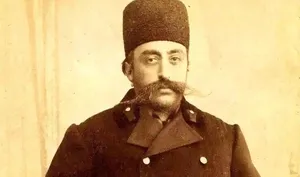 عکس متفاوتی از مظفرالدین شاه در حال قلیان کشیدن (عکس)