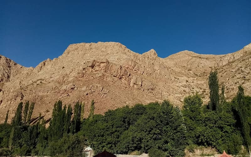 اسفیدان؛ روستایی گردشگری با منازل پلکانی، چشمه، آبشار و غار اسفیدان؛ روستایی گردشگری با منازل پلکانی، چشمه، آبشار و غار