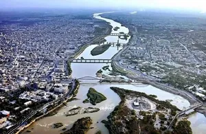 عکس یادگاری یک خانوادۀ اهوازی در دوران قاجار