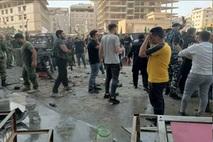 تصاویری از انفجار خودرو در نزدیکی هتل محل اقامت ماکرون در دمشق
