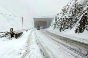 بارش برف و باران در ۲۶ استان کشور/ انسداد ۷ محور مواصلاتی