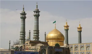 آماده‌سازی حرم حضرت معصومه برای آخرین حضور رهبر شهید انقلاب در شهر قم