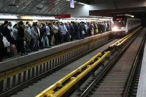 روزنامه اطلاعات: رایگان کردن مترو تهران یعنی دود شدن 7000میلیارد تومان درآمد شهرداری!