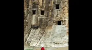 راز استخوان‌های جاودانه در کوه مهر (فیلم)