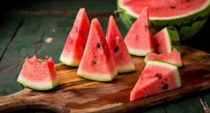 هندوانه را هرساعتی نخورید / ناگفته‌های عجیب درباره میوه محبوب بهار و تابستان