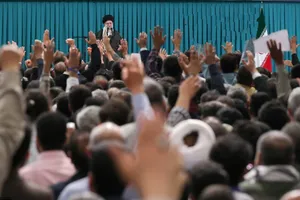 روایتی متفاوت از دیدار کارگران با رهبر شهید