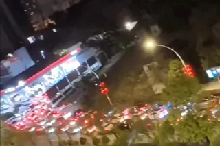 صف پمپ بنزین در چین کیلومتری شد !