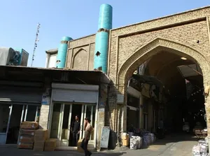 منظرۀ یکی از دروازه‌های تهران در حدود 168 سال قبل
