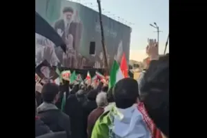 شعار الله اکبر مردم تهران همزمان با فعال شدن پدافند - میدان انقلاب