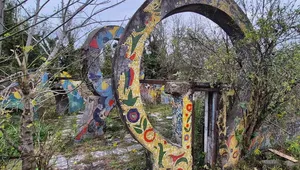 زمین بازی کودکان در تسکالتوبو؛ شاهکار موزاییکی دوران شوروی در گرجستان (عکس)
