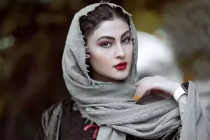 غزل‌خوانی دلنشین مریم مومن در شب یلدا (فیلم)