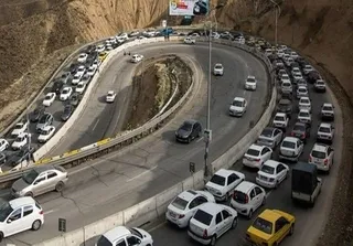 ترافیک سنگین در محورهای منتهی به تهران/ موج بازگشت مسافران ادامه دارد