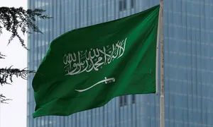 حضور مقام ارشد وزارت خارجه عربستان در مراسم ادای احترام به پیکر رهبر شهید ایران