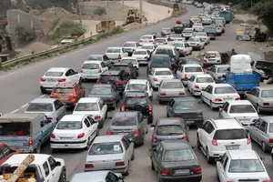 ترافیک سنگین در چالوس و هراز/ بارش باران و برف در جاده های ۷ استان