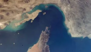 چرا تنگه هرمز راه فراری ندارد؟