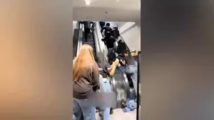 سرقت دسته‌جمعی از یک فروشگاه پوشاک در شرق لندن