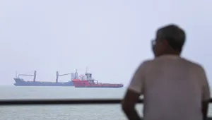 تنگه هرمز بسته شد