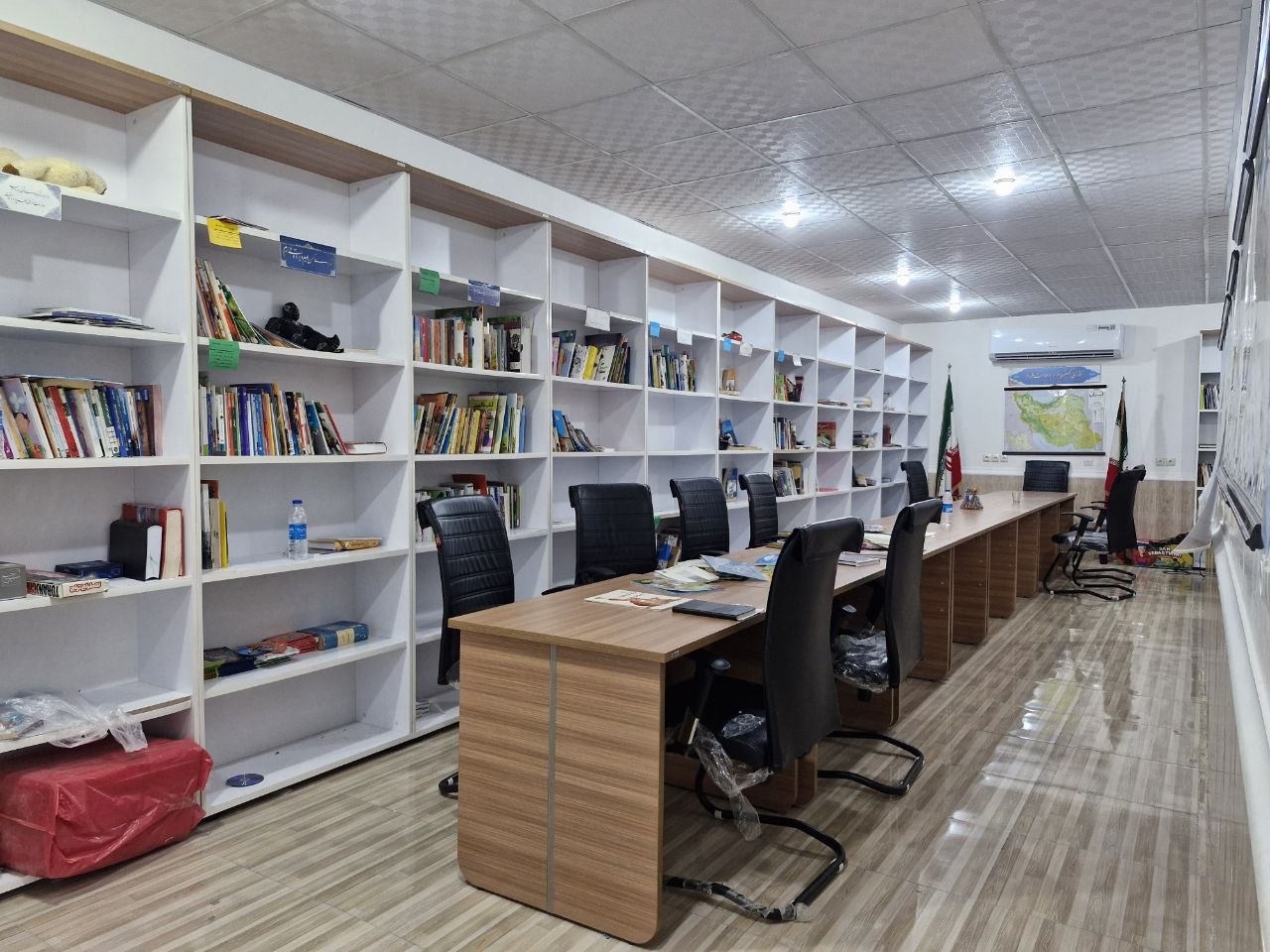 بچه های کتابخانه ؛ روایتی از یک کتابخانه&zwnj; کوچک روستایی در جنوب ایران