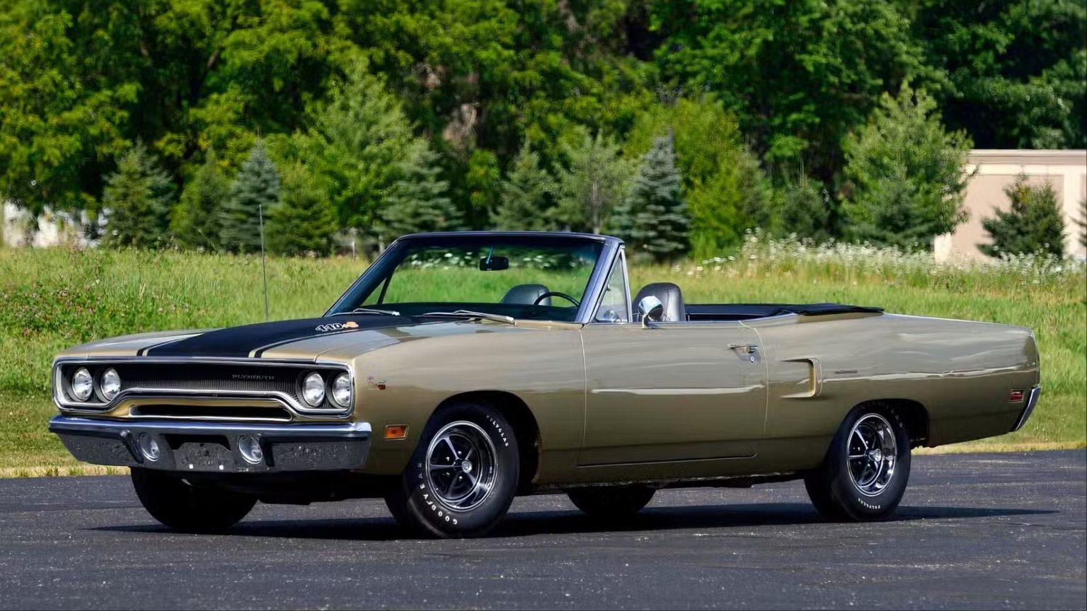 پلیموث Road Runner Hemi کانورتیبل مدل ۱۹۷۰: ۳ دستگاه پلیموث Road Runner Hemi کانورتیبل مدل ۱۹۷۰: ۳ دستگاه