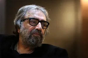 مامورانی که برای دستگیری خلیل طهماسبی آمده بودند، تا پایان اذان صبر کردند (فیلم)