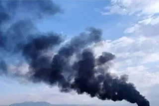 بلند شدن ستون‌های دود پایگاه آمریکایی در فرودگاه بغداد