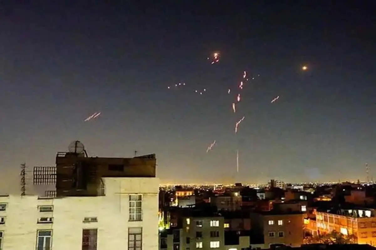 شلیک پدافند در تهران شلیک پدافند در تهران
