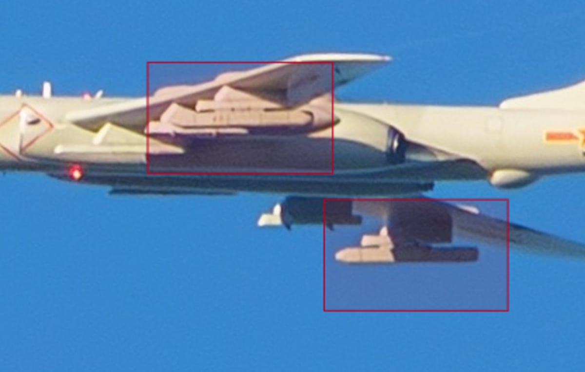 بمب&zwnj;افکن H-6 چین با غلاف اخلالگر بزرگ جدید رؤیت شد