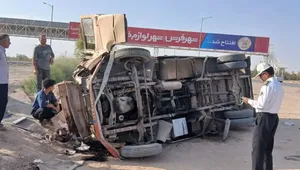 واژگونی مینی‌بوس در محور یزد ـ میبد؛ ۸ نفر مصدوم شدند