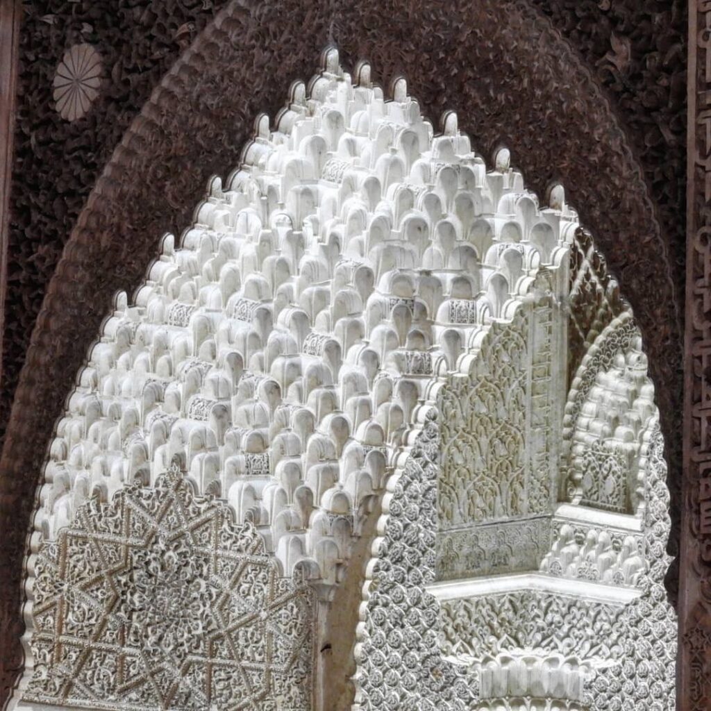 یک آرامگاه بینقص در مغرب که میلیمتری طراحی شده است یک آرامگاه بینقص در مغرب که میلیمتری طراحی شده است