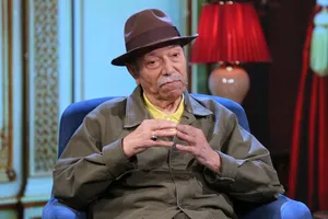 آواز خواندن علی نصیریان در ۸۹ سالگی (فیلم)