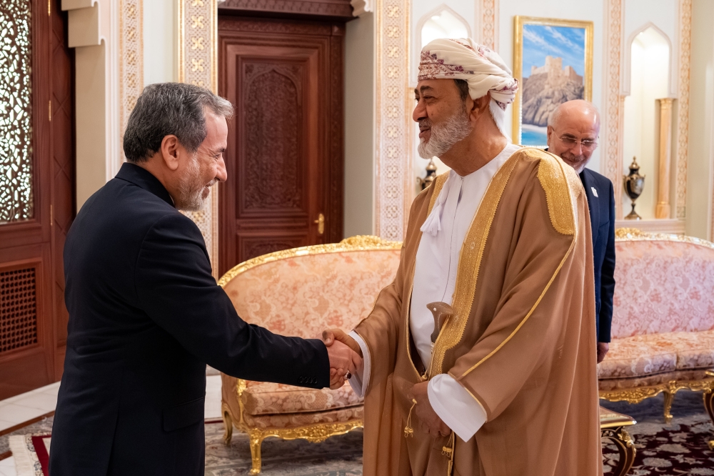 سفر قالیباف و عراقچی به مسقط و دیدار با سلطان عمان سفر قالیباف و عراقچی به مسقط و دیدار با سلطان عمان