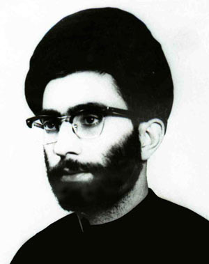 آیت الله خامنه ای در جوانی آیت الله خامنه ای در جوانی