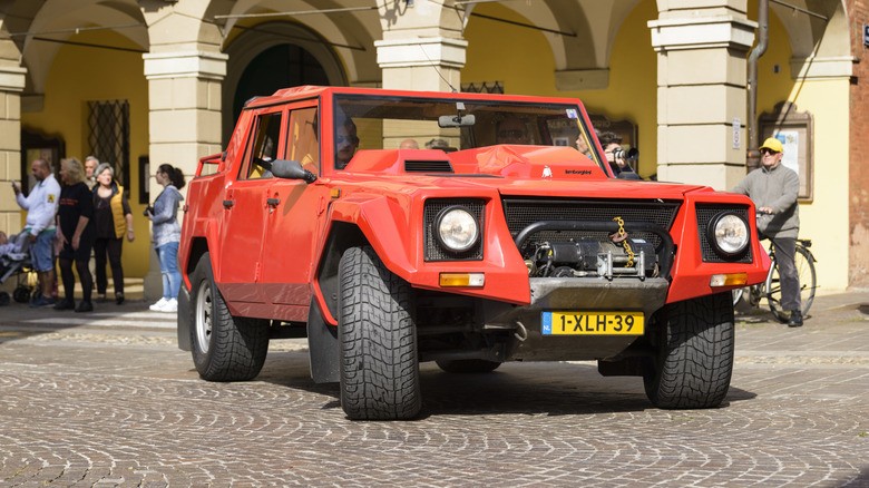 لامبورگینی LM002 — رمبو لمبو (Rambo Lambo) لامبورگینی LM002 — رمبو لمبو (Rambo Lambo)