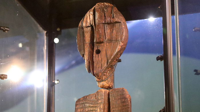 مجسمه باستانی Shigir Idol؛ تندیس چوبی که دو برابر اهرام مصر، قدمت دارد مجسمه باستانی Shigir Idol؛ تندیس چوبی که دو برابر اهرام مصر، قدمت دارد
