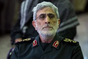 حضور سردار قاآنی در مراسم چهلمین روز تشییع و تدفین آقای شهید ایران
